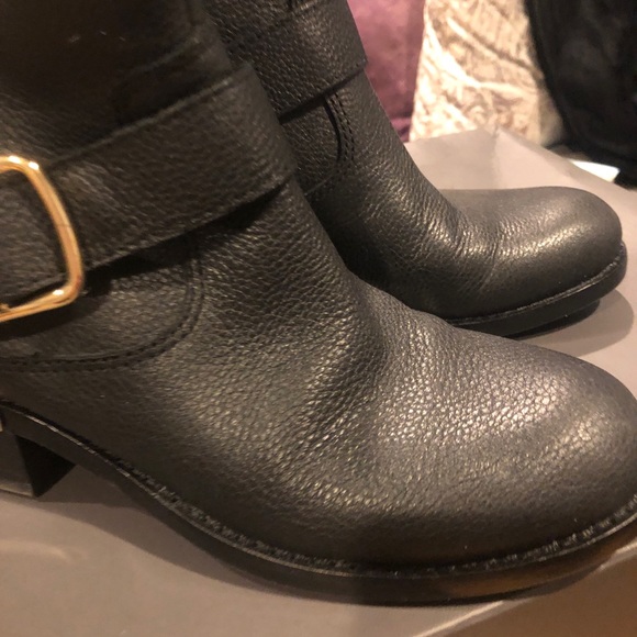 VINCE CAMUTO BLACK LEATHER MID CALF BOOTS WITH GOLD HARDWARE - Picture 3 of 7